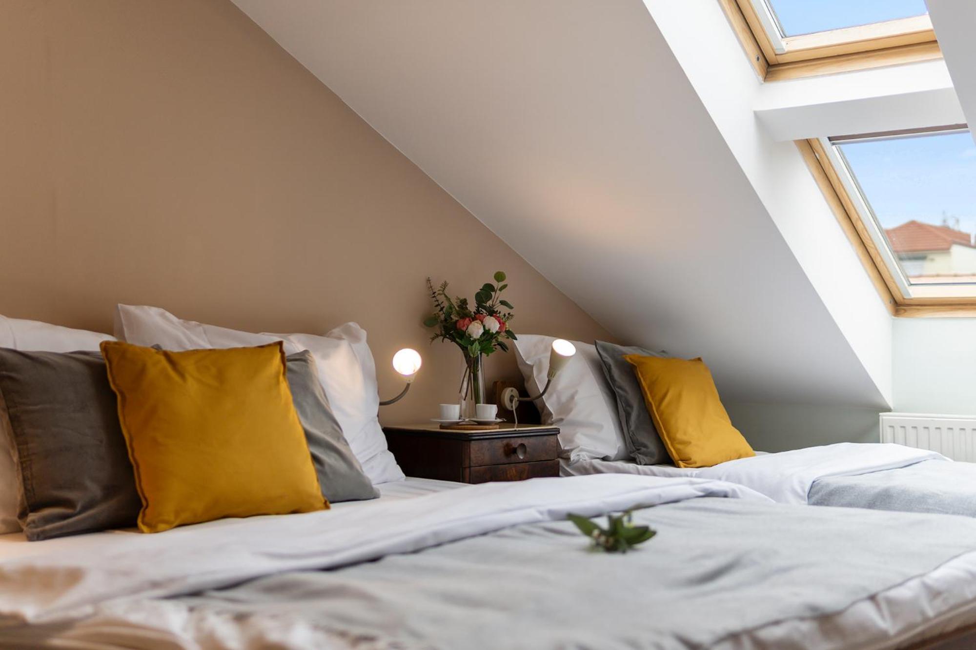Vintage Apts In Heart Of By Michal&friends Daire *