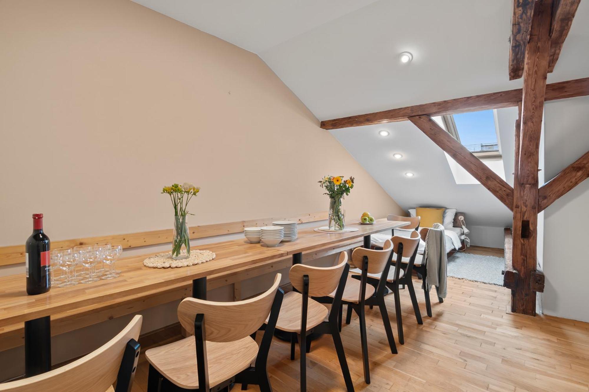 Vintage Apts In Heart Of By Michal&friends Daire