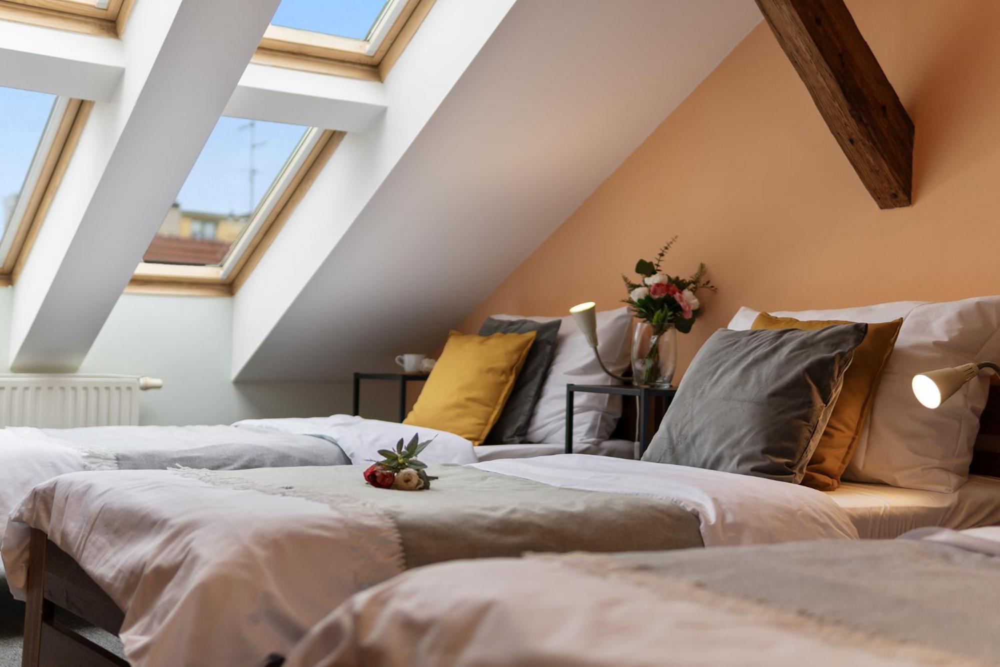 Vintage Apts In Heart Of By Michal&friends Daire *