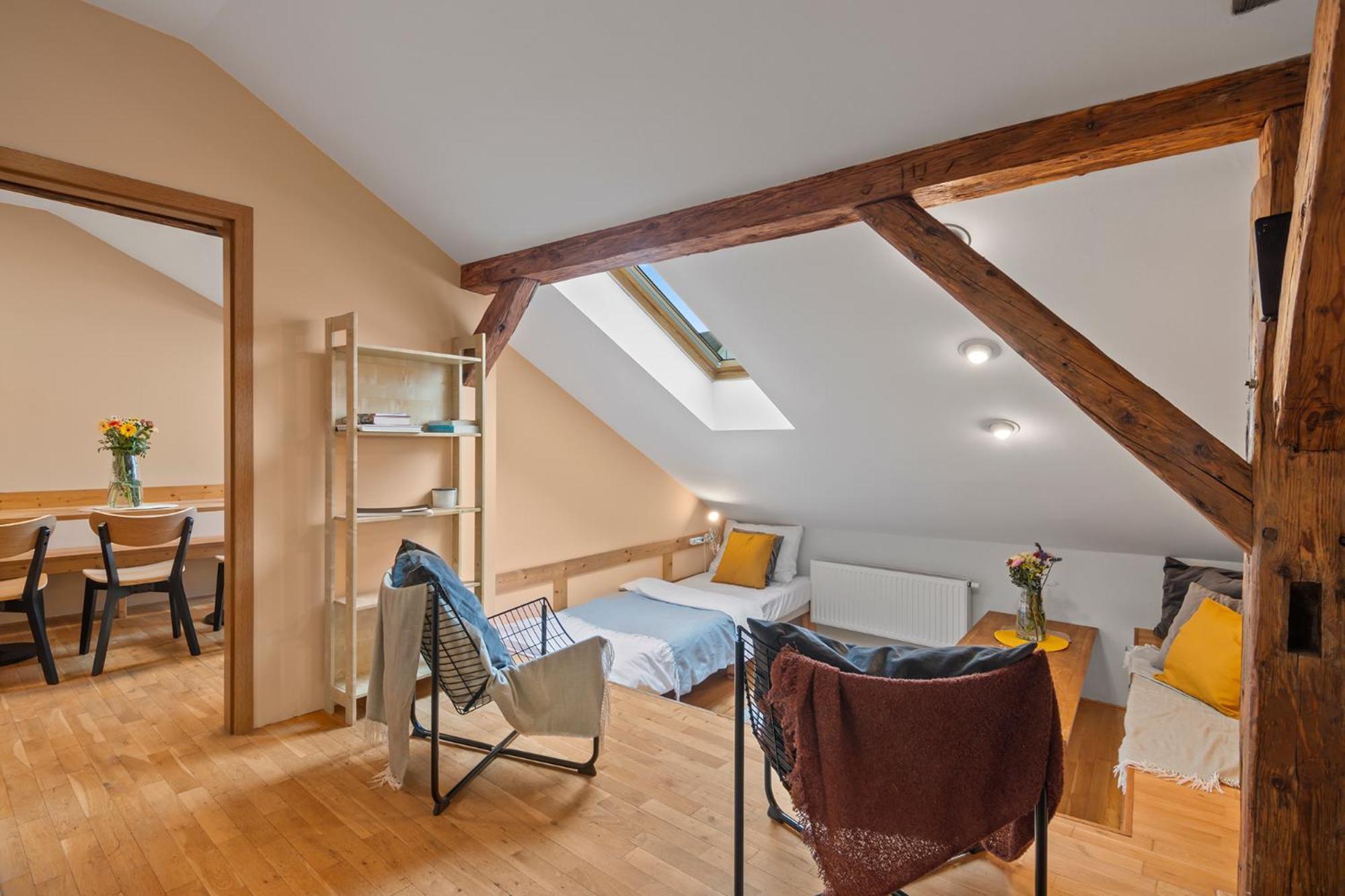 Vintage Apts In Heart Of By Michal&friends Daire Prag