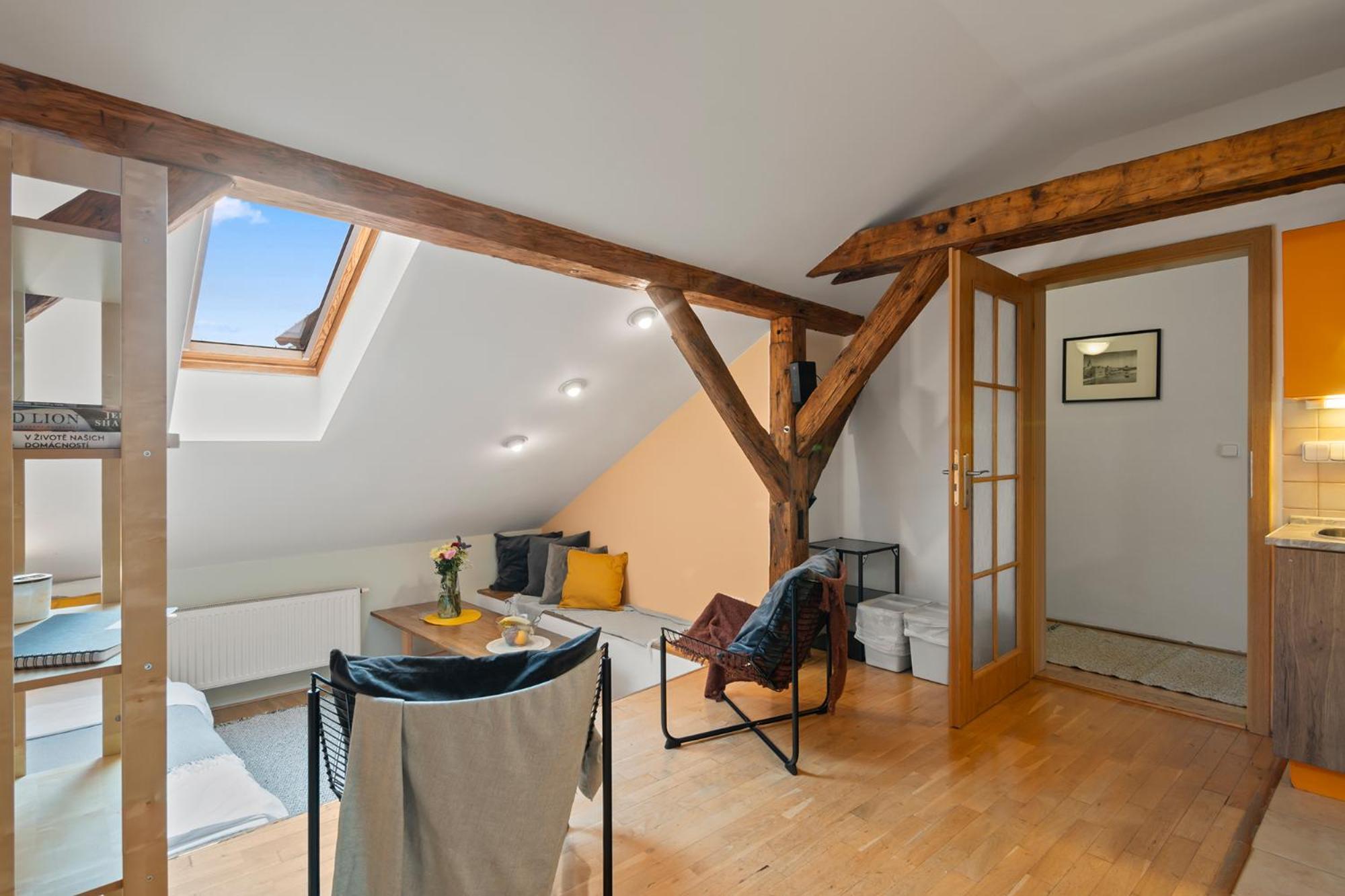 Daire Vintage Apts In Heart Of By Michal&friends
