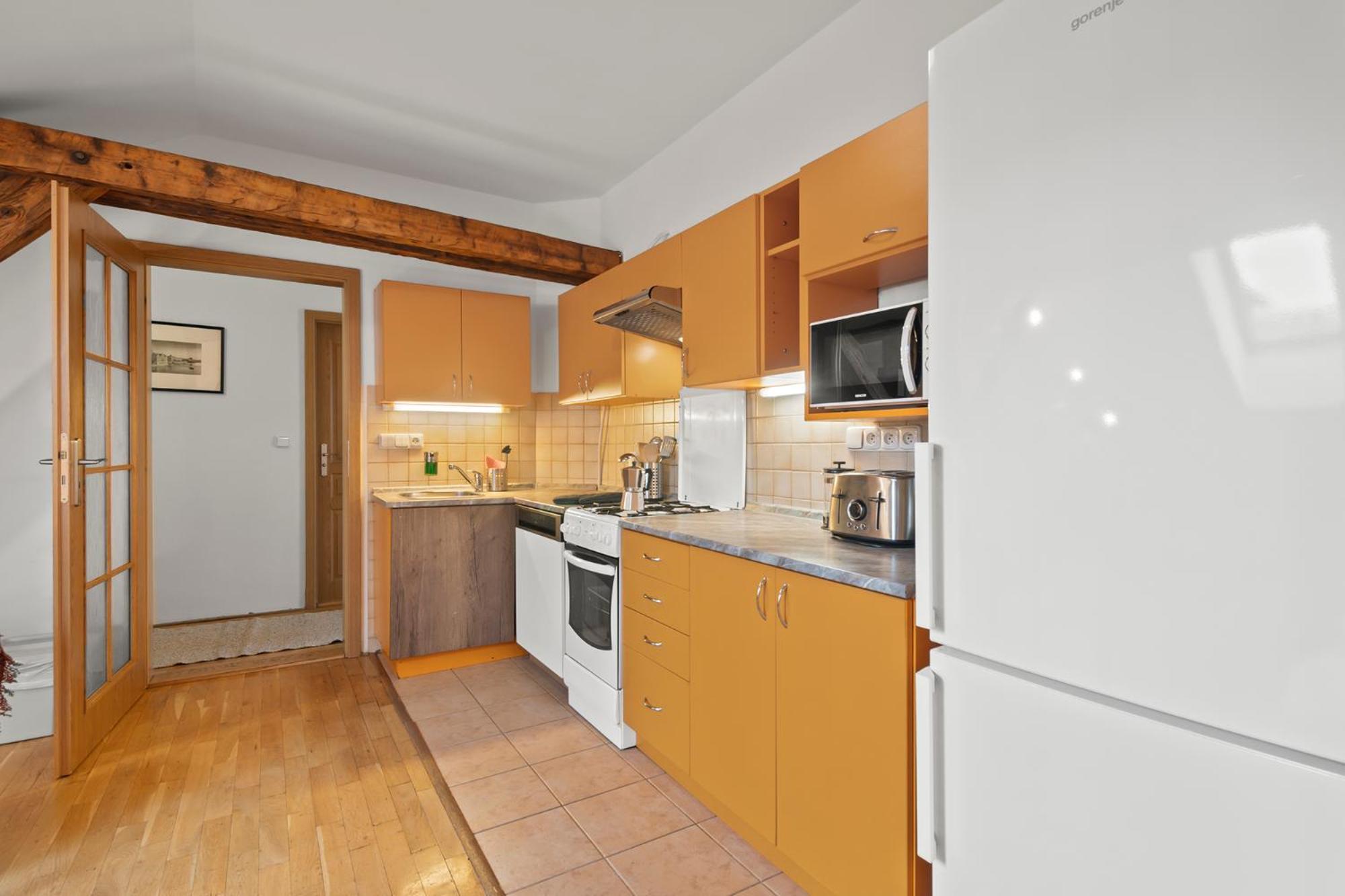 Vintage Apts In Heart Of By Michal&friends Daire Prag
