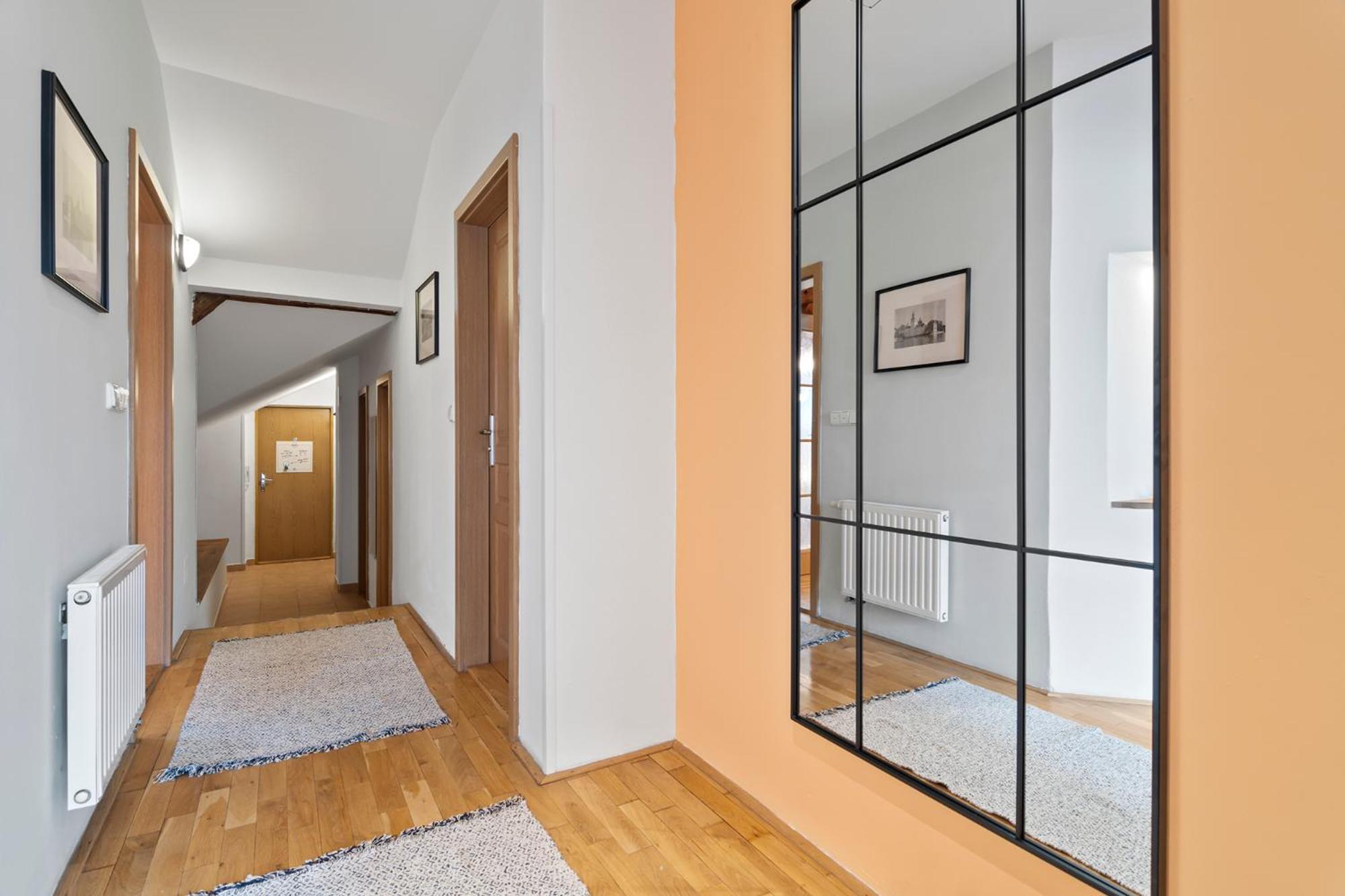 Daire Vintage Apts In Heart Of By Michal&friends